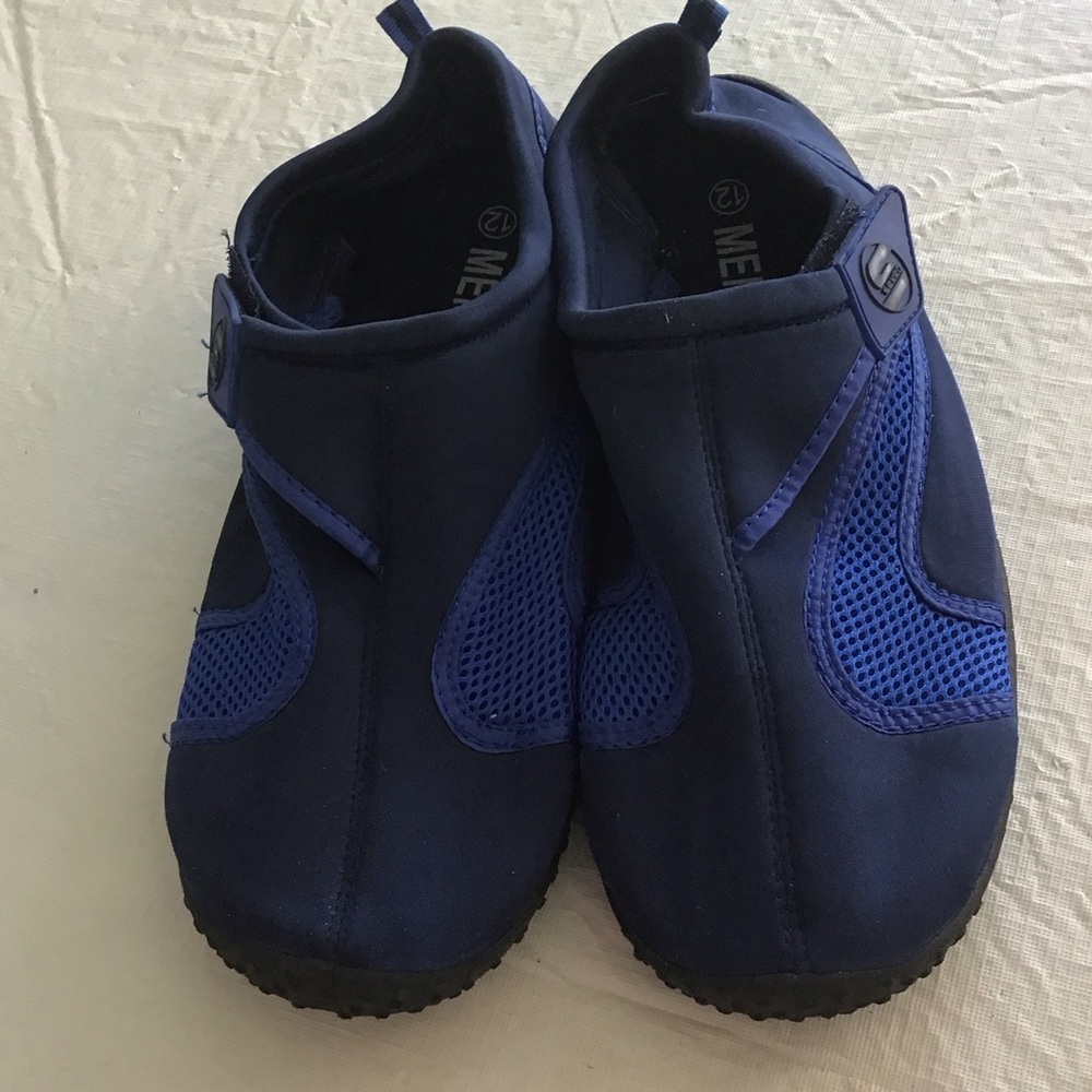 Mens Blue Water Shoes NWOT